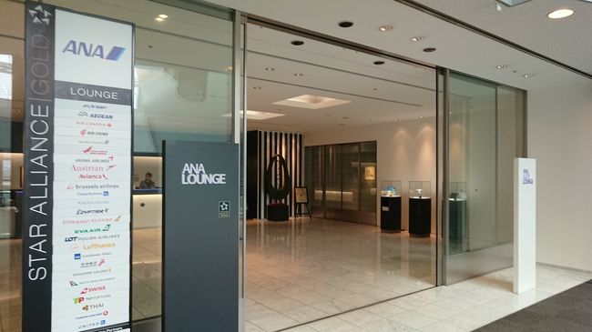 エスカレーターで上階へ。