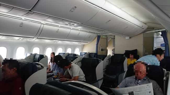 C席の前はそれなりでしたが、<br />やはり後ろはガラガラでした。