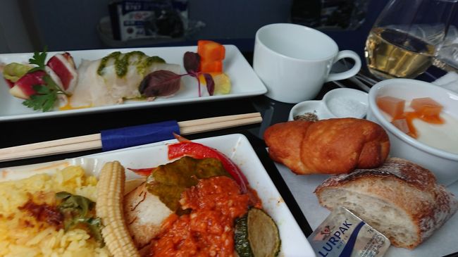 お食事は洋食を選択。今回は完全に失敗。