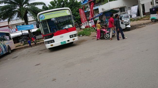 路線バスでしょうか？<br />車両は古いものでした。