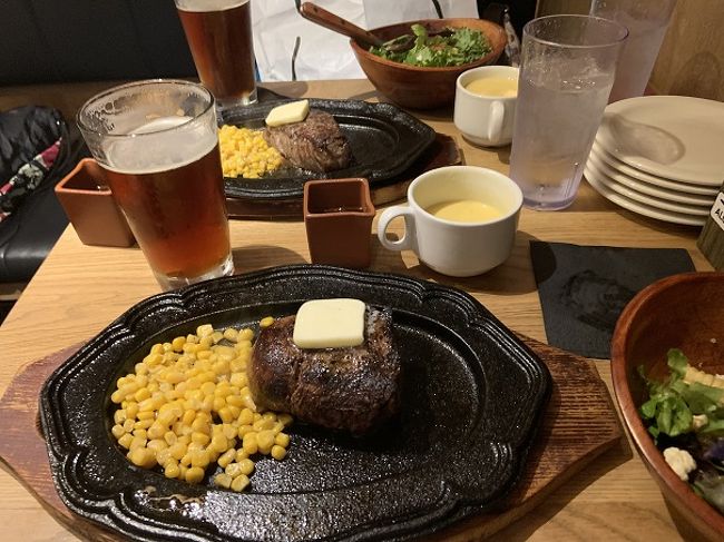 フィレステーキのハーフポンド<br />スープとサラダのセット<br />そしておまかせのビール<br /><br />熟成肉ならではのやわらかさ<br />ちょっと贅沢しました