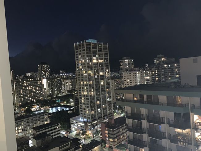 シテイビューもいいですよね～<br />灯が日本と違うので、幻想的です。<br />明日はサンドバーに出発です。