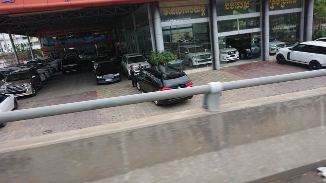 トヨタ&amp;レクサスの最高価格車両、その中でも<br />ランドクルーザーとLXが最高級と目されています。<br />耐久性と乗り心地の良さが評価されているのでしょう。