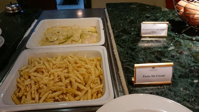 パスタ。白身魚の白ワイン蒸し。