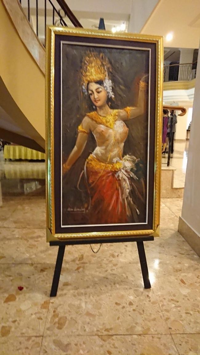 Apsara Dance(アプサラダンス)がテーマの<br />絵画は、明日のシェムリアップへの憧憬を<br />かき立ててくれました。