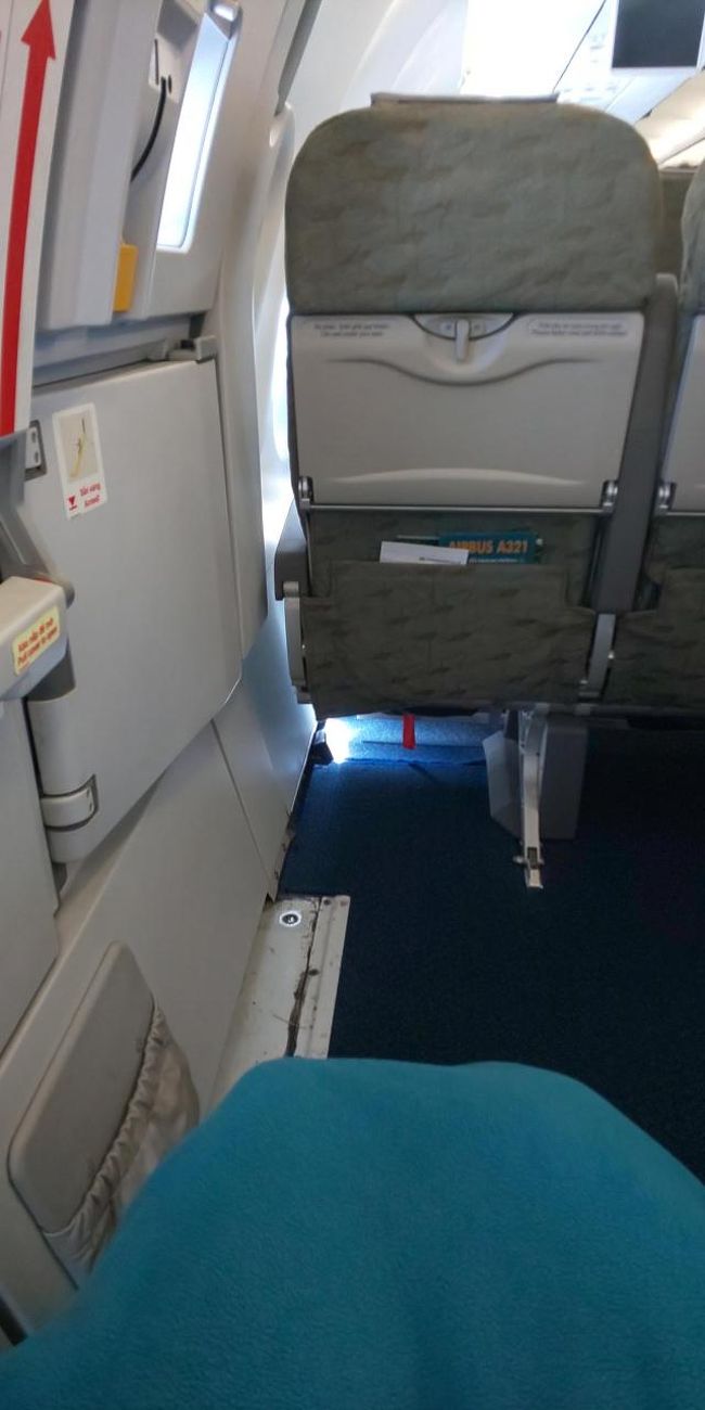 モニターなしと聞いていたため、非常口の座席を指定しました。<br />おかげでちょこちょこ立つこともでき快適。