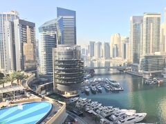 Good morning Dubai !
昼と夜で違う顔を見せるドバイマリーナ。朝は清々しい。
本日はドバイ最終日。
ホテルをチェックアウト後、荷物を預けてパームジュメイラ周辺を観光する。