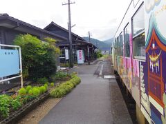 渋い駅舎の大矢駅です。「チャギントン」列車の次に偶然乗ったのは、さくらももこ原作「GJ８マン」列車でした。読みは予想と違い、「ジー・ジェイ・エイトマン」トレインでした。

チャギントンに続き知らず、GJ８マンは名前すら全く初めて聞いたというのは内緒です。