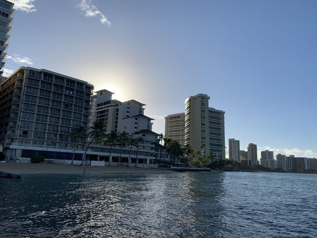 フォート・デ・ルッシービーチとグレインズビーチの間にある防波堤からの眺め