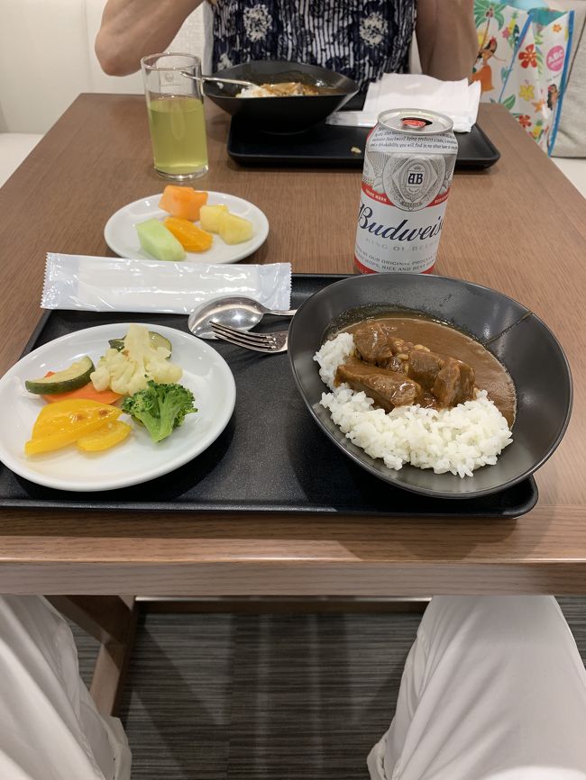 サクララウンジで朝食を頂きました。<br />安定のビーフカレーです（笑）
