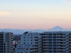 807号室より富士山を望む。