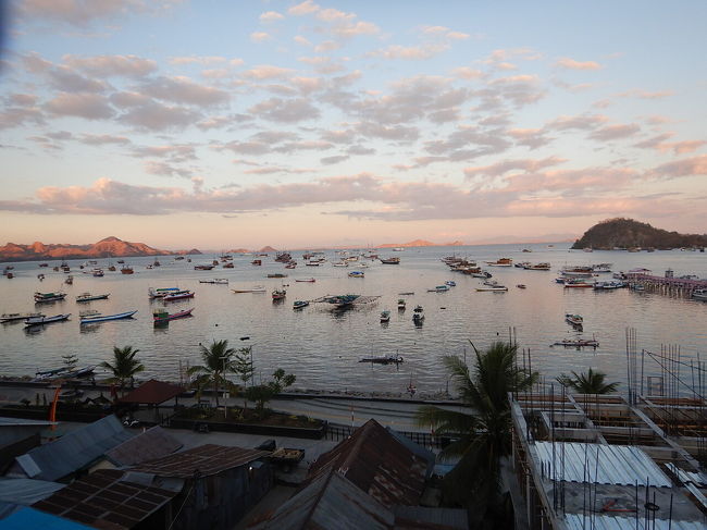 ホテルから見える景色は絵画の様だった。<br />翌朝は7時に出発なので早く寝て翌日に備えた。