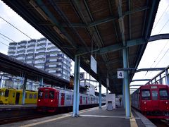 博多駅を出発して一時間半、JR筑肥線のローカル列車は唐津駅に到着です