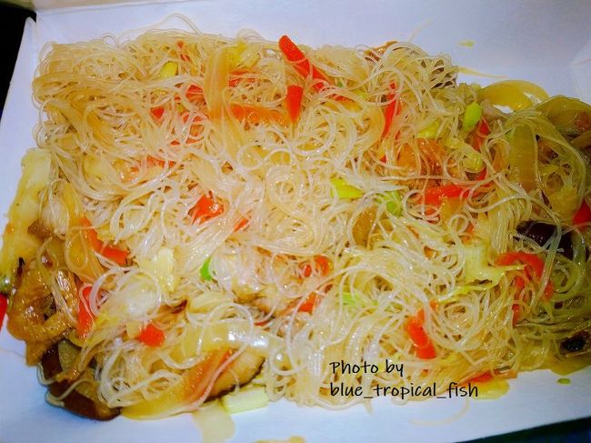 あとは米粉。<br /><br />かなり夜遅かったですが、全部食べ切りました。Tさんに驚かれました…