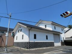 島根県松江市石橋町 李白酒造　明治15年創業
清酒李白は、若槻礼次郎氏によって酒仙李白に因んで命名された由緒ある酒名