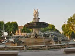 Aix-en-Provence.   エックス　アン　プロバンスのシンボル、ロトンドの噴水
ー