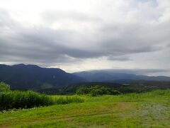 戻る途中の展望台付近から月山は姿を見せず
暗雲立ち込めるってこと…