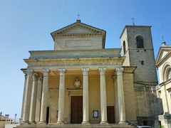 バシリカ・ディ・サンマリノ
Basilica di San Marino
バシリカ・ディ・サンマリノは、サンマリノ建国の聖人である聖マリーノの遺物を祭った大聖堂で、1835年から1838年に建てられた新古典主義様式のバシリカで、かつての聖堂の跡地に建てられたそうです。

快晴の良いお天気です。