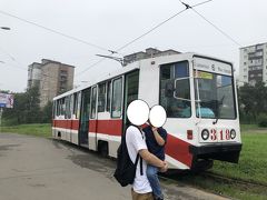 車両もかなりレトロです。

この後、写真はありませんが、バスにも乗りました。バスも、各駅停車、均一運賃（23ルーブル）なので分かりやすいです。Yandex MapsやGoogle Mapを見ながら乗っていれば降りそびれる心配はありません。お釣りもくれます。

ロシアはYandex Mapsアプリのほうが便利ですね。アメリカに負けないという意地でしょうか（笑）。超便利な地図アプリです！バスの接近情報などリアルタイムで表示されます。

Google Mapは、たまに電車の駅名などが違っていたり、飲食店の場所が違っていたり、ストリートビューの画像がYandex Mapsより古かったりすることが多い印象です。