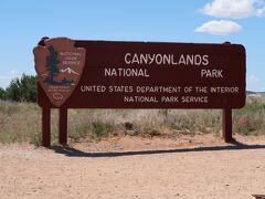 キャニオンランズ国立公園 Canyonlands National park の看板。
後刻、出直してから撮りました。