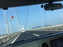 さて、続いて、お隣の大島にむかって来島海峡大橋を走ります！