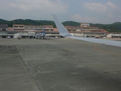 岡山桃太郎空港・・ＡＮＡの３２１Ｎｅｏがいました・・
地方空港感半端ない・・