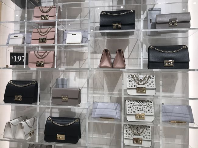 一通り回って、欲しいものは二周目で買うことに。<br />ネットが店舗から出る度に切れるのでいろんな店舗でwifi登録しまくりました。。。