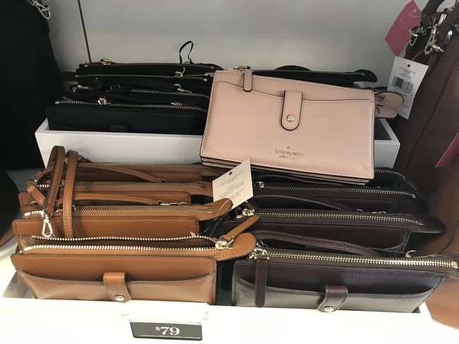 欲しいものだらけでしたが、収集つかないので目星でを付けて集合ギリギリ10分前にバタバタ購入。<br />レナーズのマサラダをここで食べる予定でしたが叶わず。。。