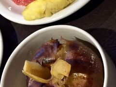 【Hotel Raices Aconcagua】

うまい！

「アップルパイ」でした...

...こんなのが朝食に用意されているの初めての経験です。