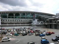 13:25
さて、バンコク→シンガポール鉄道縦断の旅。
残りはジョホールバル→シンガポールです。
2015年、翌朝にこの区間に乗ってシンガポールに向かおうとしたら、満席で列車に乗れなかった思い出があります。
今回は今日のうちに乗ってしまおうと、駅に向かいます。