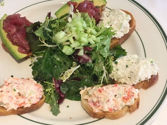 マグロ、カニ、ツナのタルタルです。