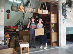 永盛帆布で台湾名物の帆布カバン、ペンケースを購入。