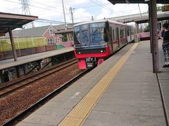 次いで愛知環状鉄道線で中岡崎へ
中岡崎から名鉄名古屋本線・伊奈行に乗り換えて東岡崎へ

と乗り換えアプリの指示通り動いたものの、目の前に城が見えてるんだよなあ。
おまけに列車はなかなか来ないし・・・・