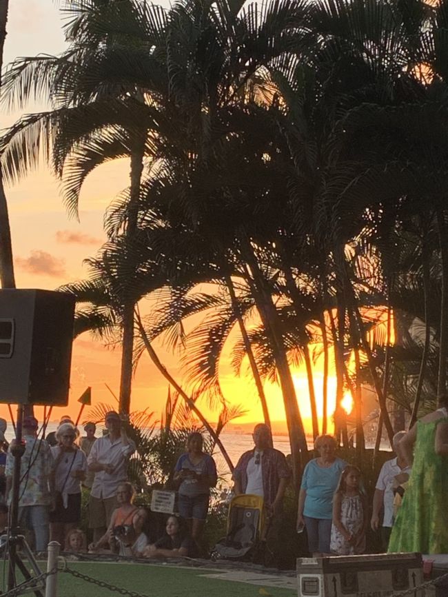 ワイキキビーチの夕焼けです。