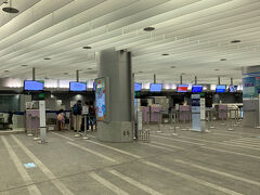 EVAとチャイナエアのインタウンチェックイン用カウンターがあります。妄想さんも書かれてたけどここで預かった荷物はどうやって運ぶのだろう(@_@)