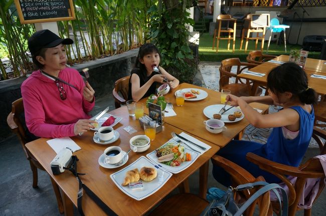 それぞれ、好きなメニューを持ってきました。