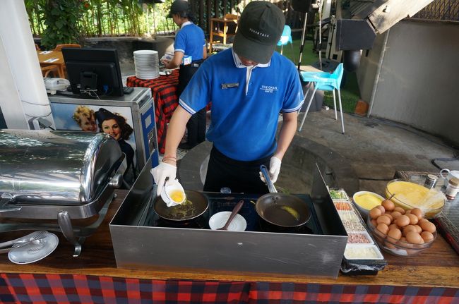 今朝はオムレツではなく、目玉焼きをお願いしました。<br />目玉は１つでOKよ。