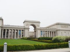 こちらが丘の上の【　リージョンオブオーナー美術館】。
晴れてる日はここからゴールデンゲートブリッジが近くにあり、よく見えるらしいです。
あいにくリージョンオブオーナーにいる間はずっと曇り空。残念。