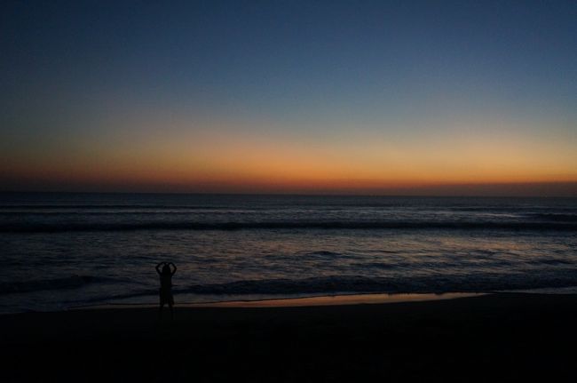 夕日はいまいちでしたが、水平線がオレンジ色なのもまたキレイです。