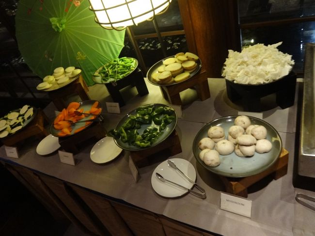 こちらはお野菜。<br />マッシュルームもある～(^^)