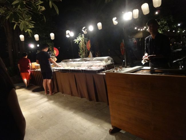 天ぷらも揚げたてで美味しいものが頂けます。<br /><br />エビにピーマンに人参がありました。