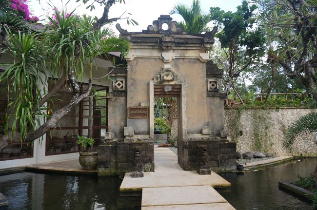 今回はガーデンクラブシャレーにグレードアップされているので、こちらのガーデンクラブラウンジでチェックインの手続きをします。