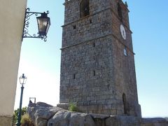 村のシンボルの時計台  ルカーノ塔。最もポルトガルらしい村に選ばれた証の銀の鶏が乗っていた。