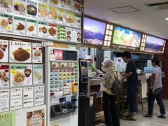 テイクアウトのコーナーもありました。