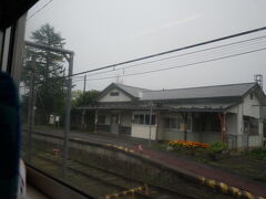 上尾幌駅.
乗っている列車は快速のため，通過です．
