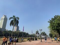 今日はリサール公園で慰霊祭です