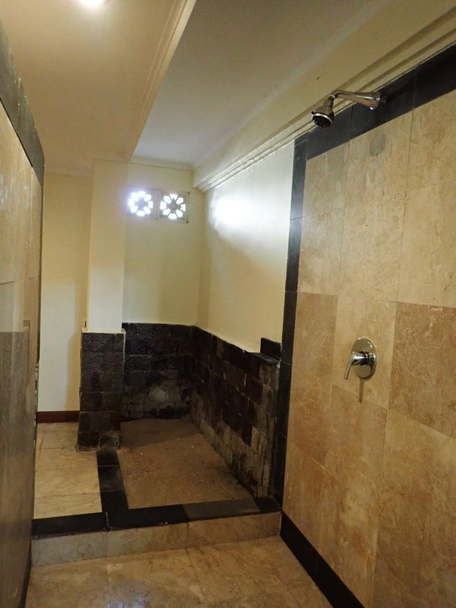 結局、５泊で1万円はらってテラスが狭いお部屋になるので、アップグレードお断り。渋い顔をしてエキストラベッドをもってきたのは言うまでもない(笑)