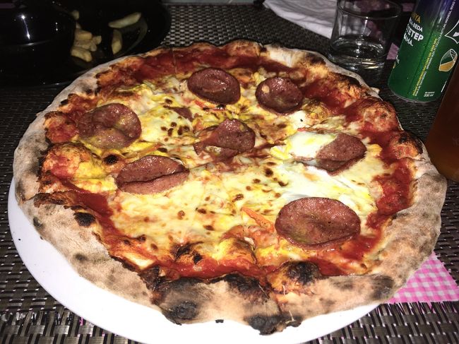 相変わらずおいしいピザをいただき、ホテルに帰っておやすみなさい。