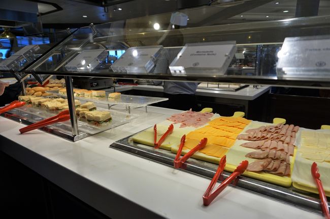 前回乗船した時に比べると若干ながら品数が減ったような気がしました。