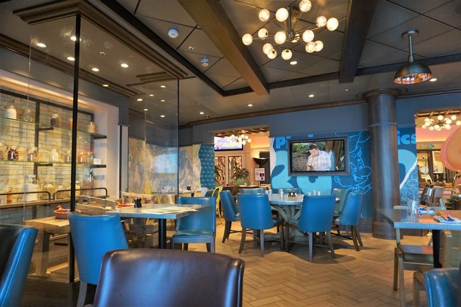 内装もオシャレ。<br />シンフォニーの方がもう少しカジュアルな内装だったかな？